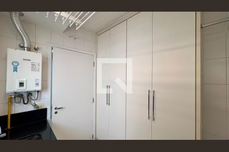 Apartamento à venda com 140m², 3 quartos e 2 vagas Apartamento à venda com 140m², 3 quartos e 2 vagasÁrea de Serviço