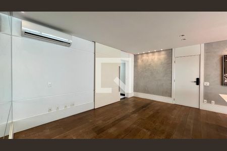 Sala de apartamento à venda com 3 quartos, 140m² em Pinheiros, São Paulo
