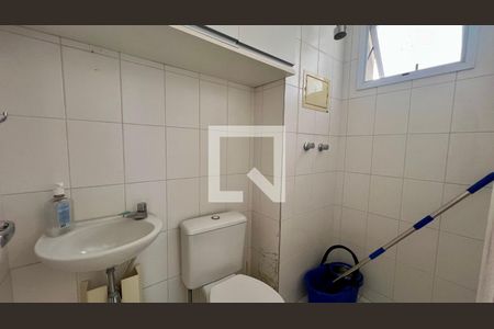 Apartamento à venda com 140m², 3 quartos e 2 vagas Apartamento à venda com 140m², 3 quartos e 2 vagasBanheiro de serviço