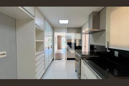 Apartamento à venda com 140m², 3 quartos e 2 vagas Apartamento à venda com 140m², 3 quartos e 2 vagasCozinha