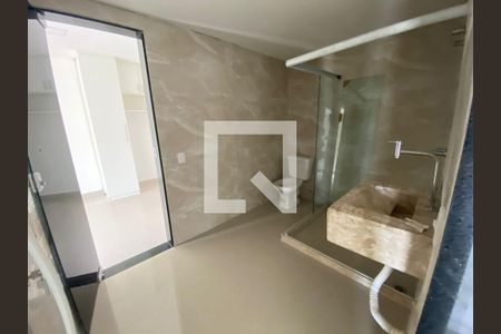 Casa de condomínio à venda com 200m², 6 quartos e 2 vagas Casa de condomínio à venda com 200m², 6 quartos e 2 vagasBanheiro