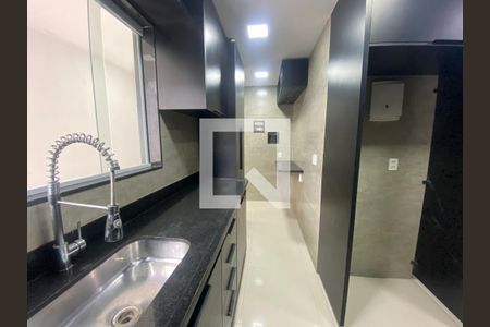 Casa de condomínio à venda com 200m², 6 quartos e 2 vagas Casa de condomínio à venda com 200m², 6 quartos e 2 vagasCozinha