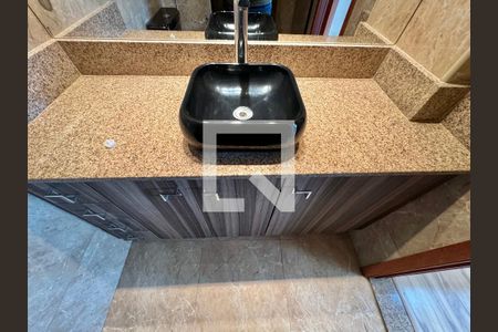 Apartamento à venda com 360m², 3 quartos e 3 vagas Apartamento à venda com 360m², 3 quartos e 3 vagasBanheiro Social