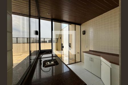 Apartamento à venda com 360m², 3 quartos e 3 vagas Apartamento à venda com 360m², 3 quartos e 3 vagasCozinha (Segundo andar)