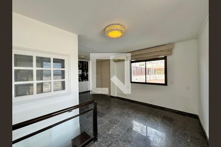 Apartamento à venda com 360m², 3 quartos e 3 vagas Apartamento à venda com 360m², 3 quartos e 3 vagasSala (Segundo andar)