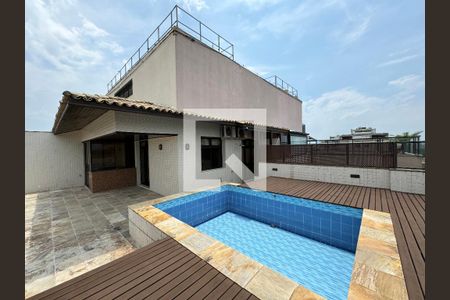 Apartamento à venda com 360m², 3 quartos e 3 vagas Apartamento à venda com 360m², 3 quartos e 3 vagasTerraço