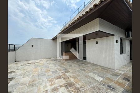 Apartamento à venda com 360m², 3 quartos e 3 vagas Apartamento à venda com 360m², 3 quartos e 3 vagasTerraço