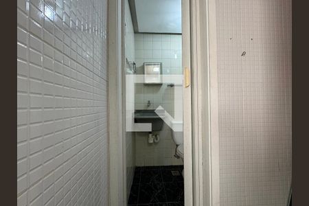 Apartamento à venda com 360m², 3 quartos e 3 vagas Apartamento à venda com 360m², 3 quartos e 3 vagasÁrea de Serviço - Banheiro