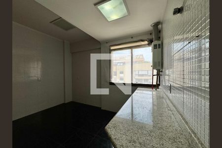 Apartamento à venda com 360m², 3 quartos e 3 vagas Apartamento à venda com 360m², 3 quartos e 3 vagasÁrea de Serviço