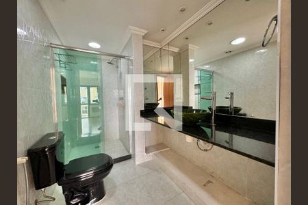 Apartamento à venda com 360m², 3 quartos e 3 vagas Apartamento à venda com 360m², 3 quartos e 3 vagasSuíte 1 - Banheiro