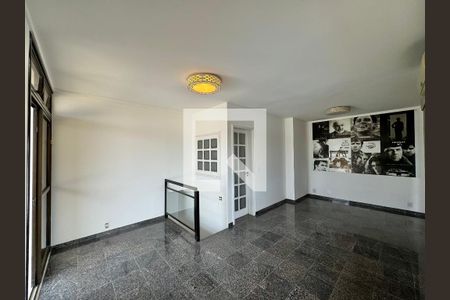 Apartamento à venda com 360m², 3 quartos e 3 vagas Apartamento à venda com 360m², 3 quartos e 3 vagasSala Cobertura