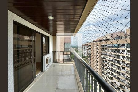 Apartamento à venda com 360m², 3 quartos e 3 vagas Apartamento à venda com 360m², 3 quartos e 3 vagasSuíte 1 - Varanda