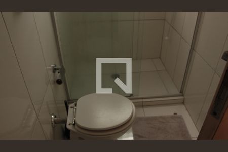 Banheiro de apartamento para alugar com 1 quarto, 37m² em Floresta, Porto Alegre