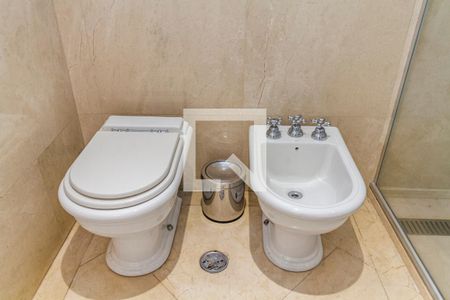 Apartamento à venda com 133m², 2 quartos e 1 vaga Apartamento à venda com 133m², 2 quartos e 1 vagaBanheiro 1 da Suíte 2