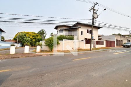 Casa à venda com 287m², 3 quartos e 6 vagasFachada