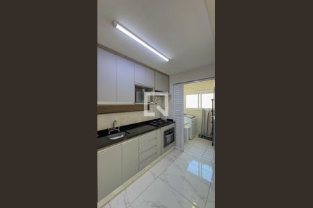 Cozinha e Área de Serviço de apartamento para alugar com 3 quartos, 92m² em Santo Amaro, São Paulo