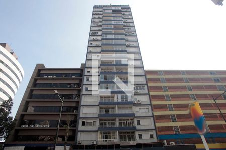 Apartamento para alugar com 157m², 3 quartos e sem vagaFachada