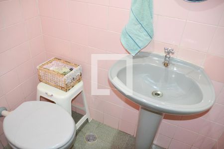 Casa à venda com 120m², 2 quartos e 2 vagasBanheiro 2