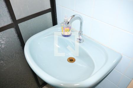 Casa à venda com 120m², 2 quartos e 2 vagasBanheiro 1