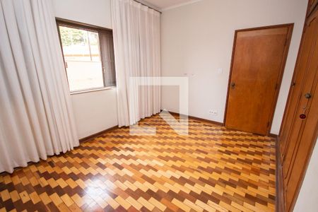 Casa para alugar com 398m², 5 quartos e 4 vagasQuarto 2