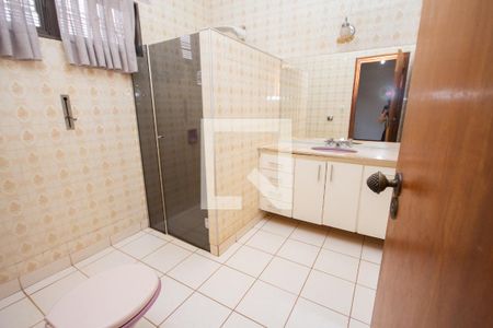 Casa para alugar com 398m², 5 quartos e 4 vagasBanheiro da Suíte 2