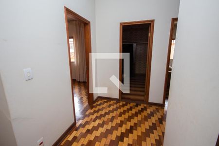 Casa para alugar com 398m², 5 quartos e 4 vagasBanheiro Corredor