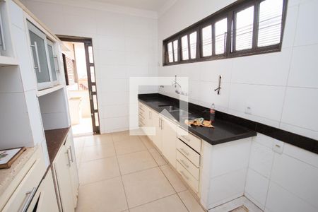Casa para alugar com 398m², 5 quartos e 4 vagasCozinha