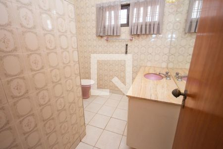 Casa para alugar com 398m², 5 quartos e 4 vagasBanheiro da Suíte 1