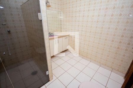 Casa para alugar com 398m², 5 quartos e 4 vagasBanheiro da Suíte 2