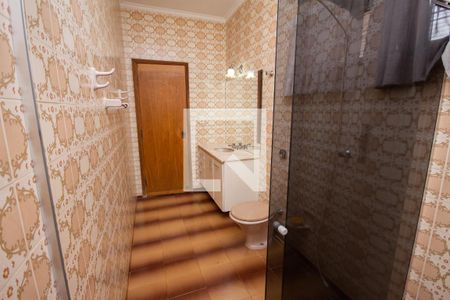 Casa para alugar com 398m², 5 quartos e 4 vagasBanheiro Social 1