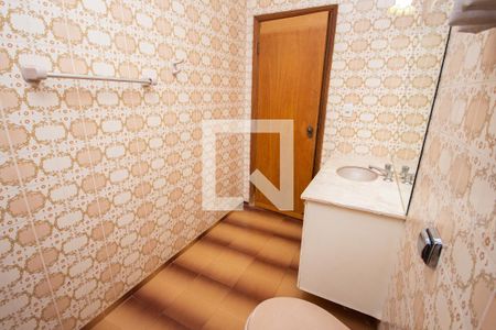 Casa para alugar com 398m², 5 quartos e 4 vagasBanheiro Social 1