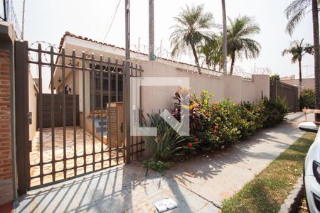 Casa para alugar com 398m², 5 quartos e 4 vagasFachada