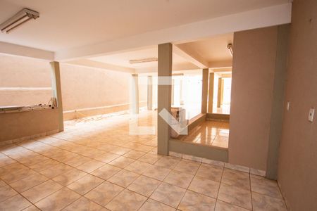 Casa para alugar com 398m², 5 quartos e 4 vagasQuintal