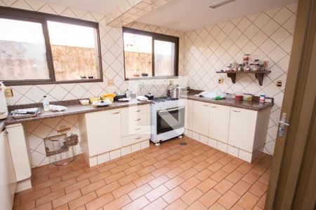 Casa para alugar com 450m², 5 quartos e sem vagaCozinha do Salão de Festas