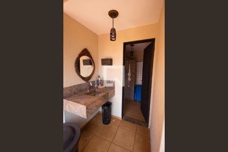 Casa para alugar com 450m², 5 quartos e sem vagaChurrasqueira - banheiro