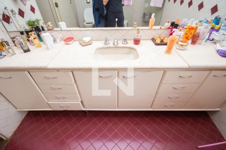 Casa para alugar com 450m², 5 quartos e sem vagaBanheiro da Suíte 1