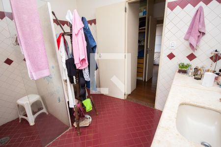 Casa para alugar com 450m², 5 quartos e sem vagaBanheiro da Suíte 1