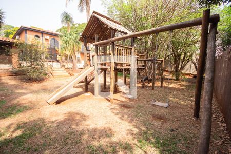 Casa para alugar com 450m², 5 quartos e sem vagaPlayground