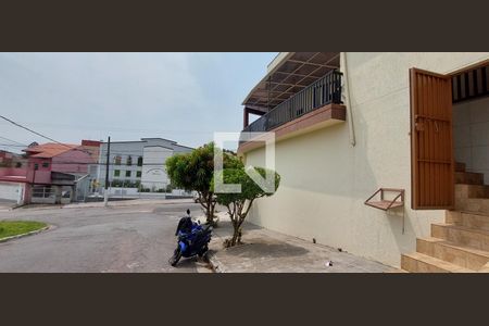 Casa à venda com 311m², 3 quartos e 2 vagas Casa à venda com 311m², 3 quartos e 2 vagasFachada