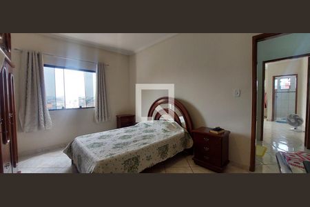 Casa à venda com 311m², 3 quartos e 2 vagas Casa à venda com 311m², 3 quartos e 2 vagasQuarto 2