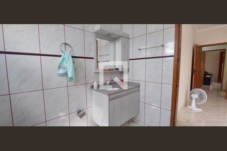 Casa à venda com 311m², 3 quartos e 2 vagas Casa à venda com 311m², 3 quartos e 2 vagasBanheiro Quarto 1 suíte