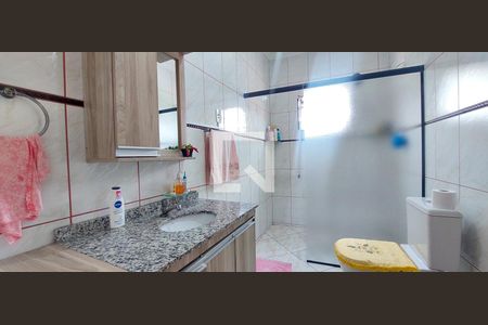 Casa à venda com 311m², 3 quartos e 2 vagas Casa à venda com 311m², 3 quartos e 2 vagasBanheiro