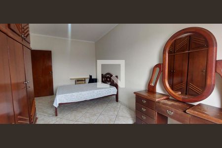 Casa à venda com 311m², 3 quartos e 2 vagas Casa à venda com 311m², 3 quartos e 2 vagasQuarto 3