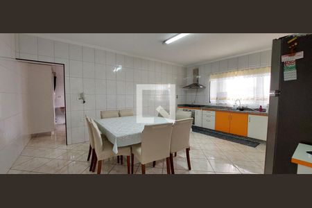 Casa à venda com 311m², 3 quartos e 2 vagas Casa à venda com 311m², 3 quartos e 2 vagasCozinha