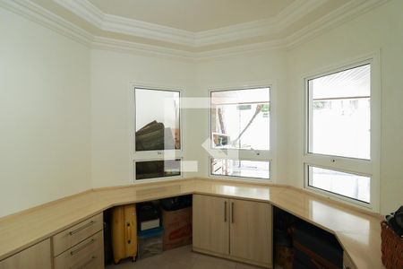 Casa à venda com 350m², 4 quartos e 5 vagasEscritório