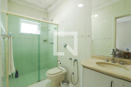 Casa à venda com 350m², 4 quartos e 5 vagasBanheiro da Suíte 3