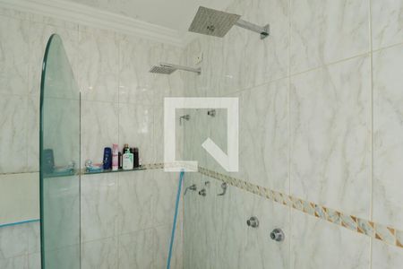 Casa à venda com 350m², 4 quartos e 5 vagasBanheiro da Suíte 4