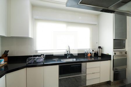 Casa à venda com 350m², 4 quartos e 5 vagasCozinha e Sala de Jantar