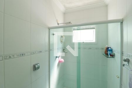 Casa à venda com 350m², 4 quartos e 5 vagasBanheiro da Suíte 2