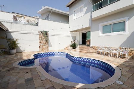 Casa à venda com 350m², 4 quartos e 5 vagasPiscina